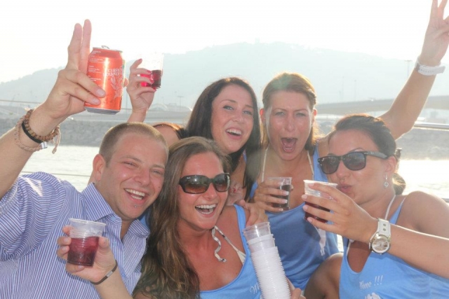 Fiesta en barco